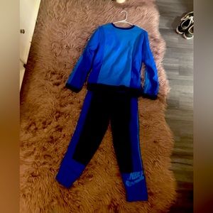 Nike 2 piece set ( in new condition) worn three times childrens  extra large